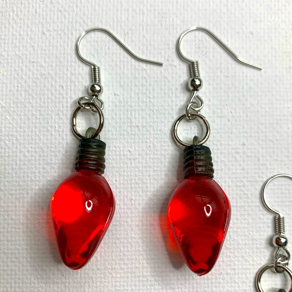 Christmas Light Bulb earrings in Red or Green - Picture 2 of 7